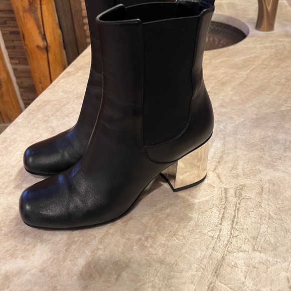 Gucci ankle boots, 2,7 inches heels. Black color with mirror heels. Size 39 - Picture 6 of 8